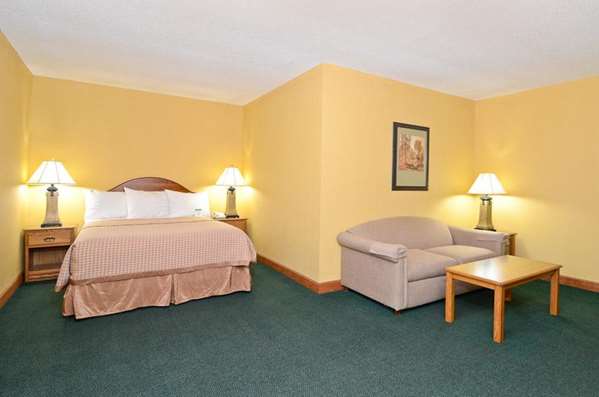 - Americas Best Value Inn Iola