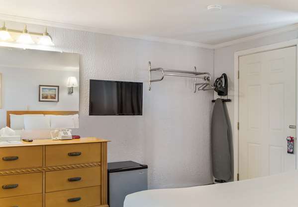  - Americas Best Value Inn & Suites Hyannis