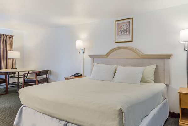  - Americas Best Value Inn & Suites Hyannis
