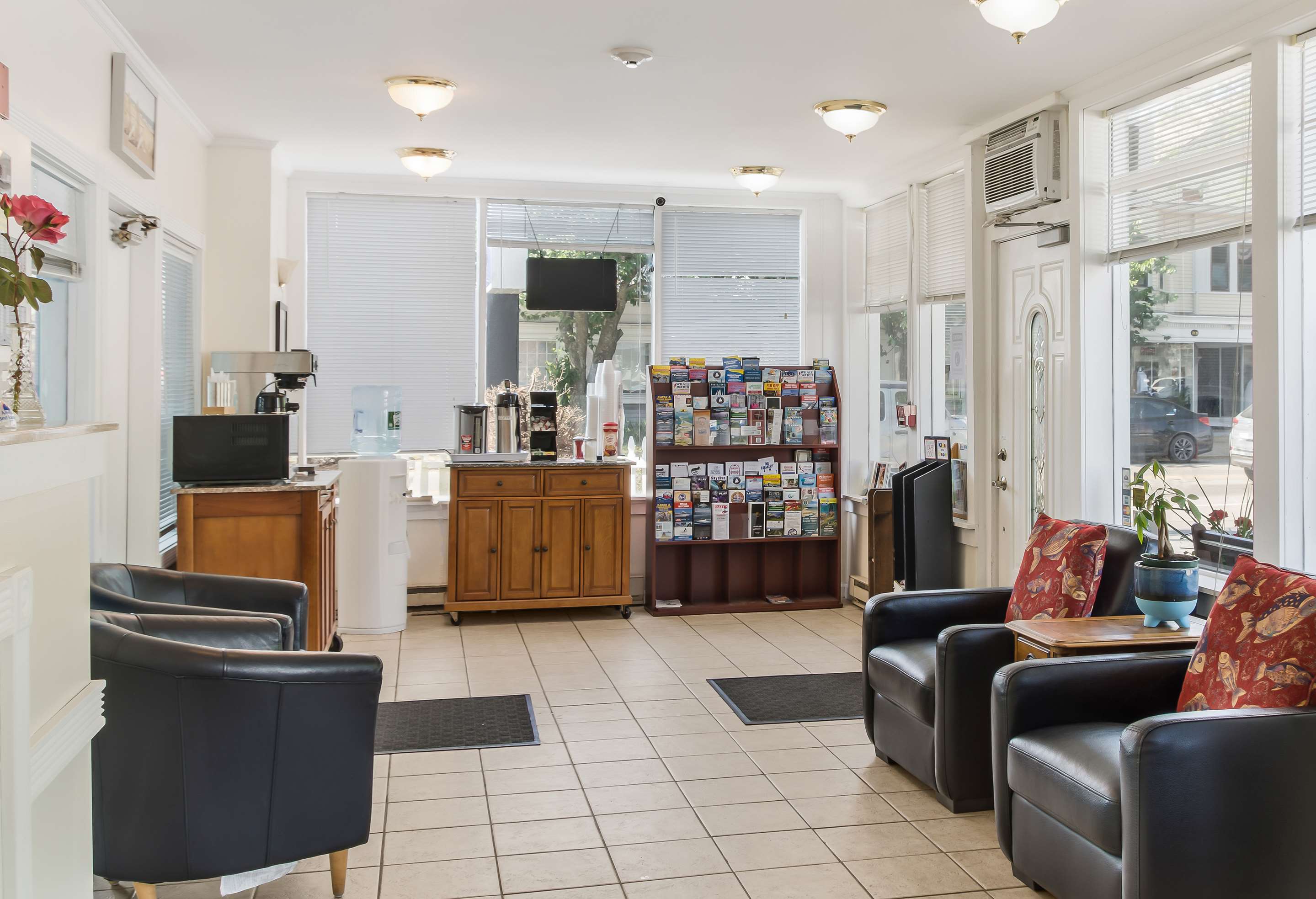 Lobby | Americas Best Value Inn & Suites Hyannis Cape Cod