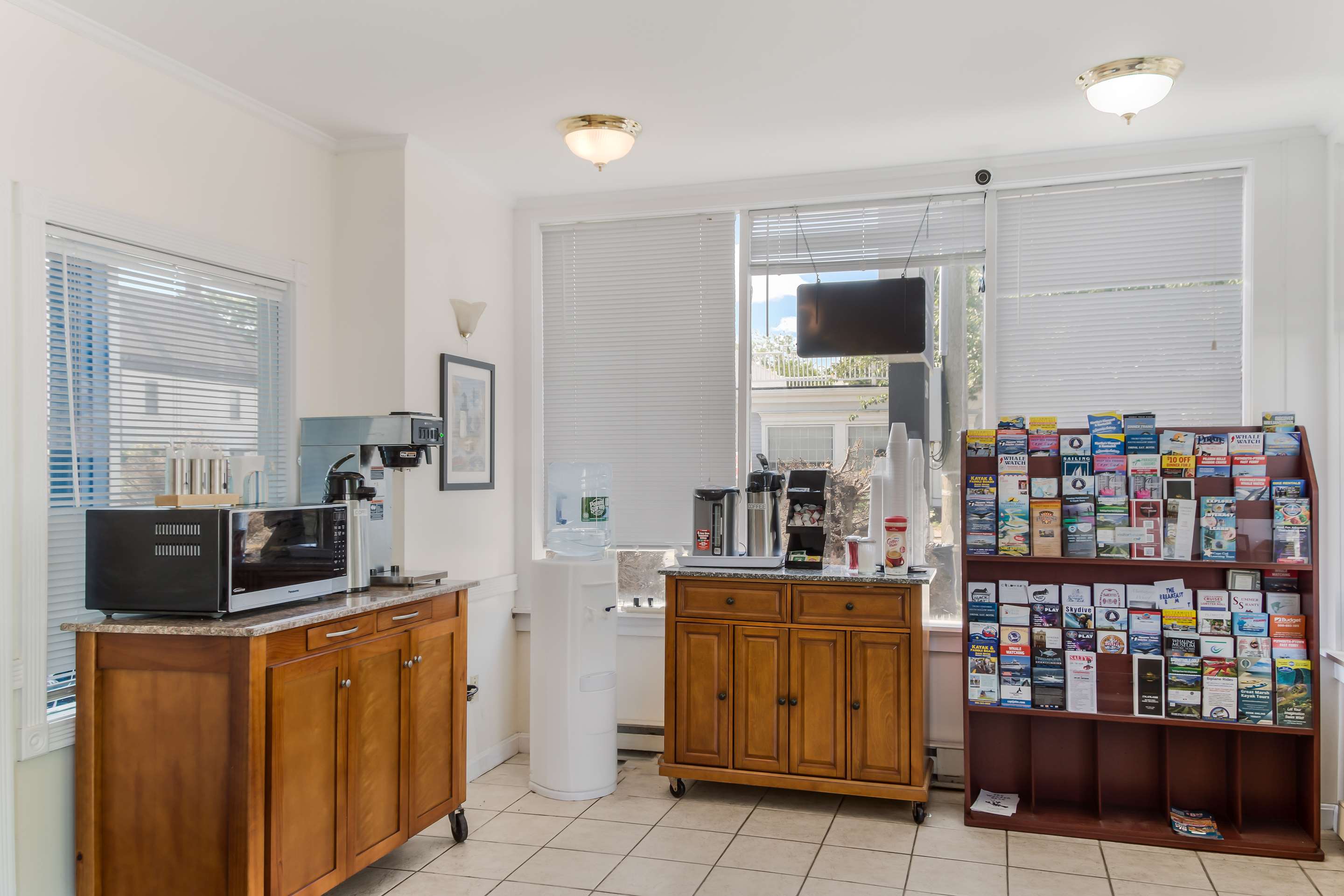 Lobby | Americas Best Value Inn & Suites Hyannis Cape Cod