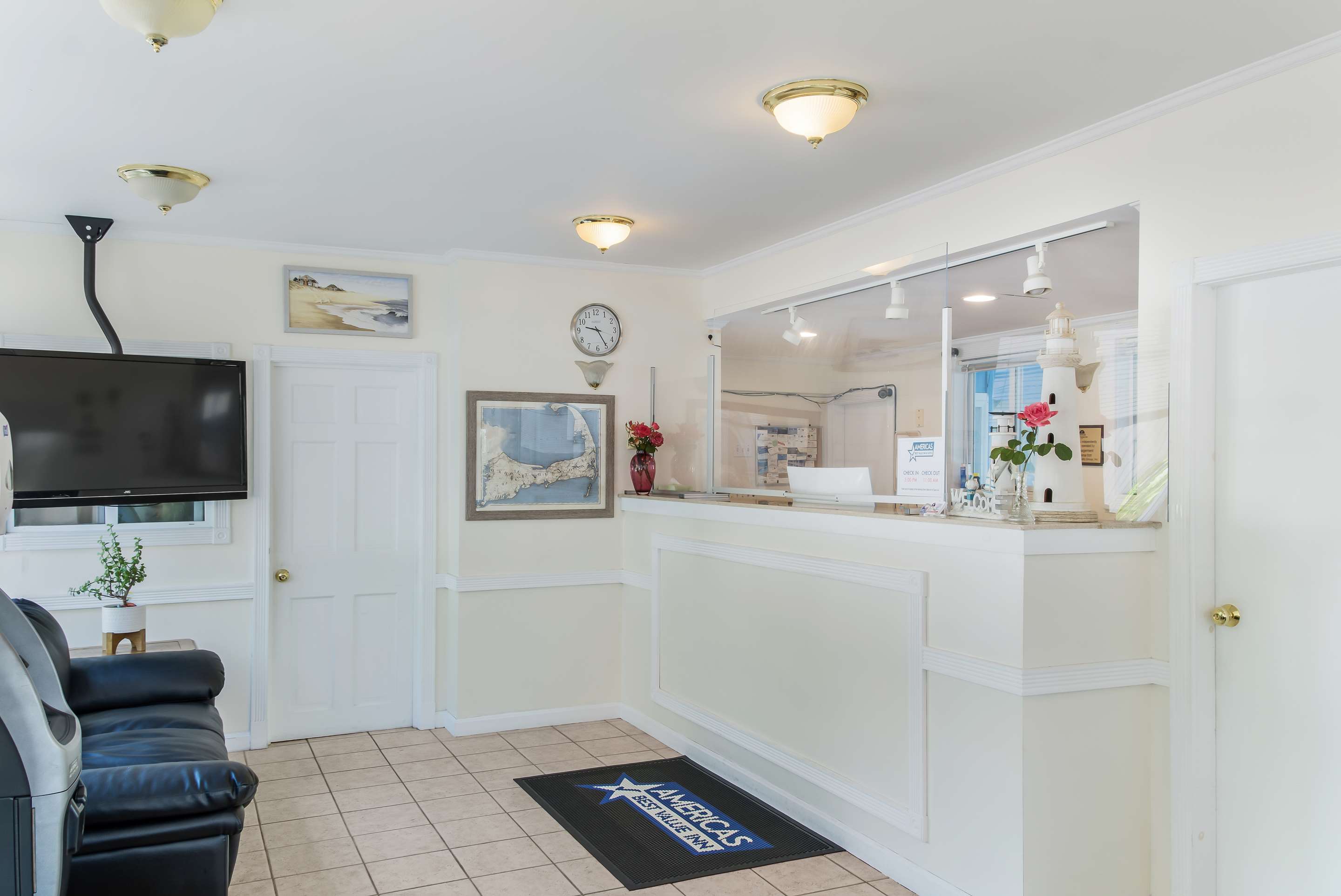 Lobby | Americas Best Value Inn & Suites Hyannis Cape Cod