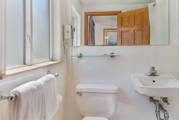  - Americas Best Value Inn & Suites Hyannis