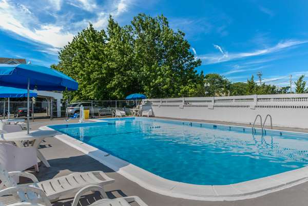 Pool - Americas Best Value Inn & Suites Hyannis
