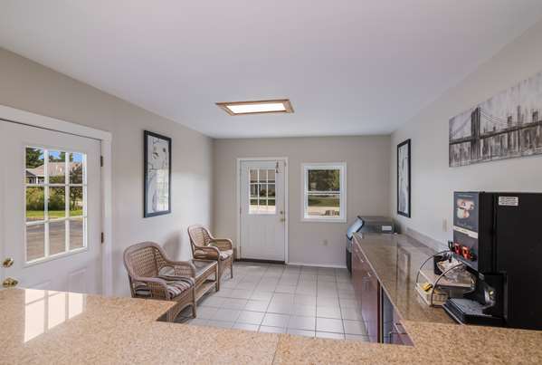  - Americas Best Value Inn Scarborough