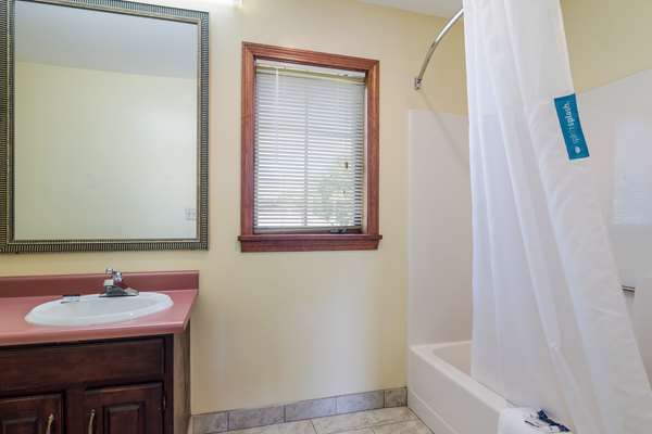  - Americas Best Value Inn Scarborough