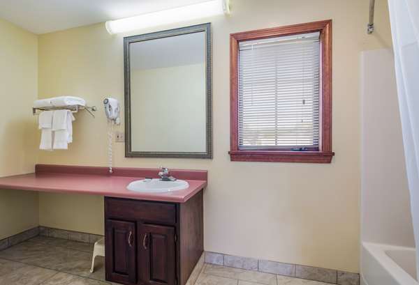  - Americas Best Value Inn Scarborough