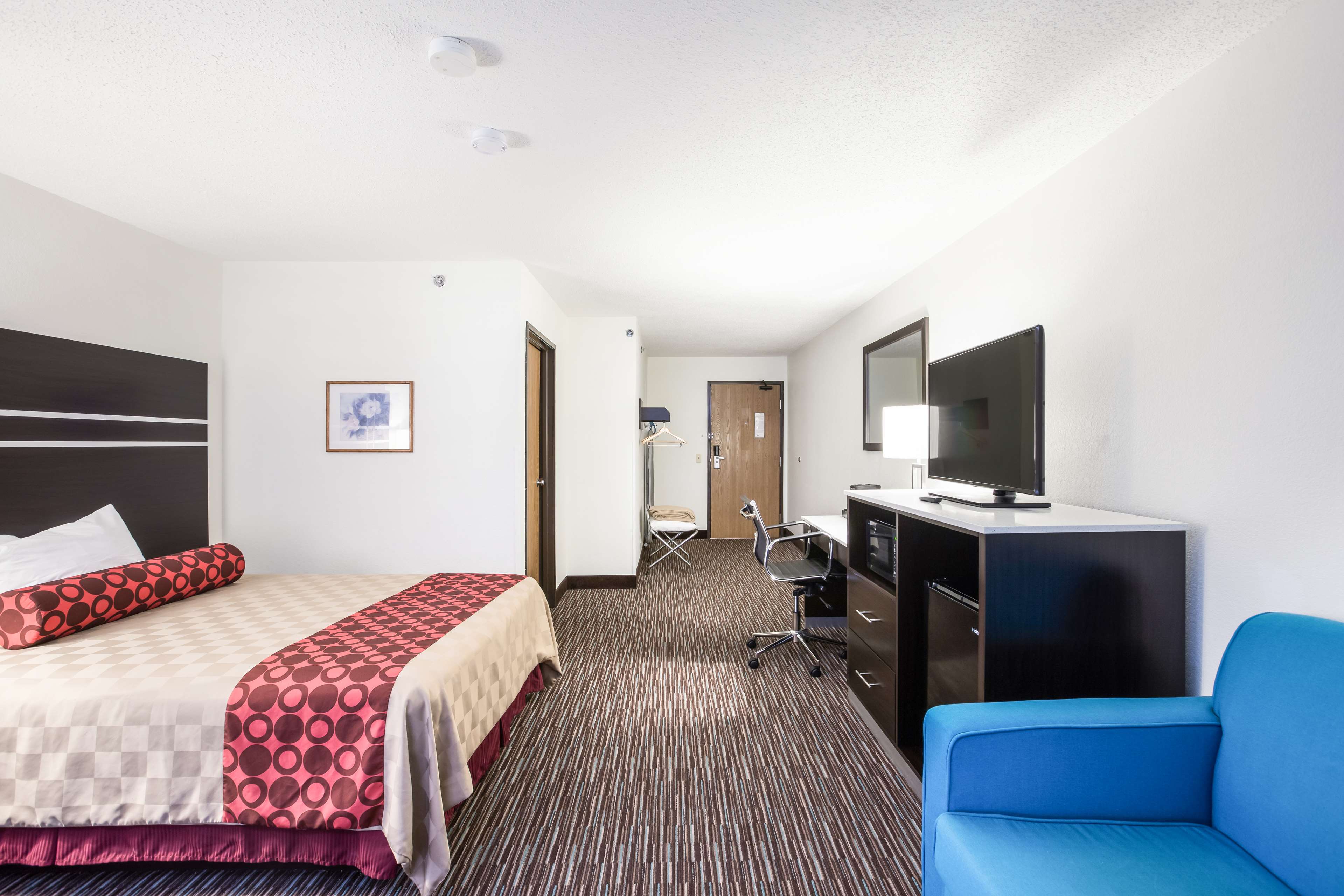 1 King Bed Executive Suite Non-Smoking image