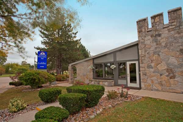 Exterior view - Americas Best Value Inn Lansing - I-96, Exit 104