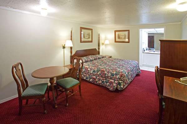 - Americas Best Value Inn Lansing - I-96, Exit 104