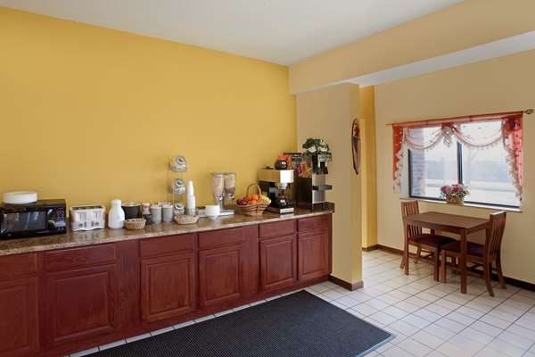  - Americas Best Value Inn Livonia - I-96, Exit 177