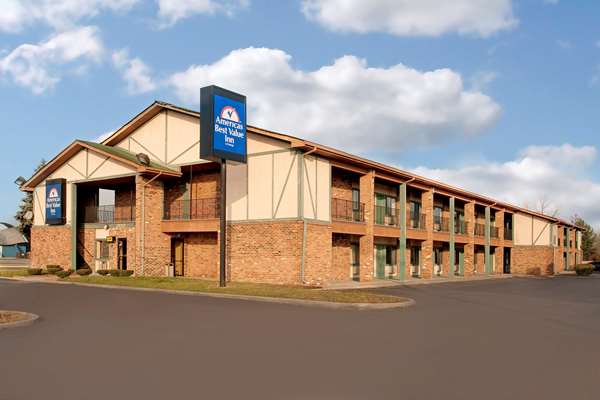 Exterior view - Americas Best Value Inn Livonia - I-96, Exit 177