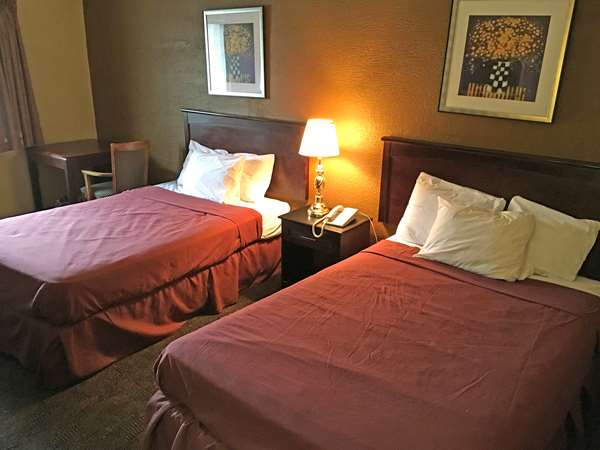  - Americas Best Value Inn Livonia - I-96, Exit 177