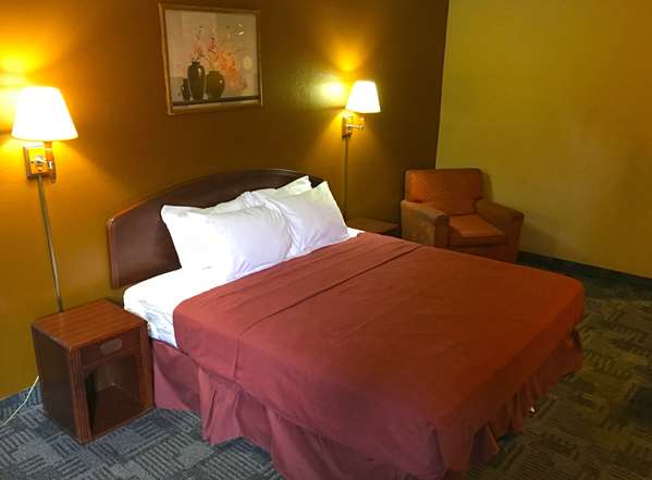 - Americas Best Value Inn Livonia - I-96, Exit 177