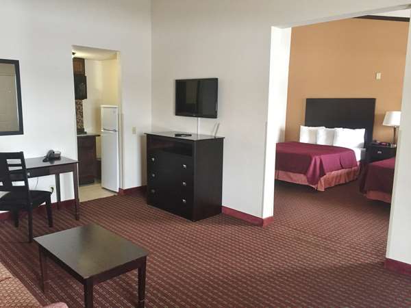 Suite - Americas Best Value Inn Detroit Airport Romulus