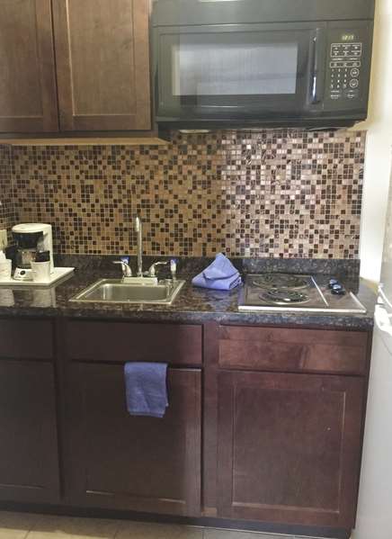 Suite - Americas Best Value Inn Detroit Airport Romulus