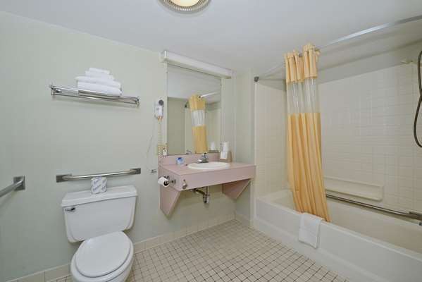  - Americas Best Value Inn St Ignace - I-75, Exit 344