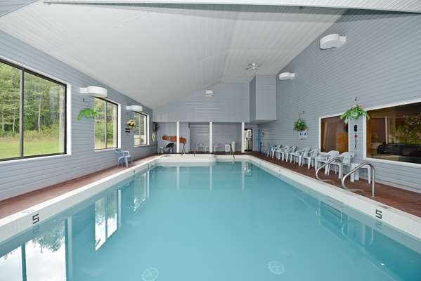 Pool - Americas Best Value Inn St Ignace - I-75, Exit 344