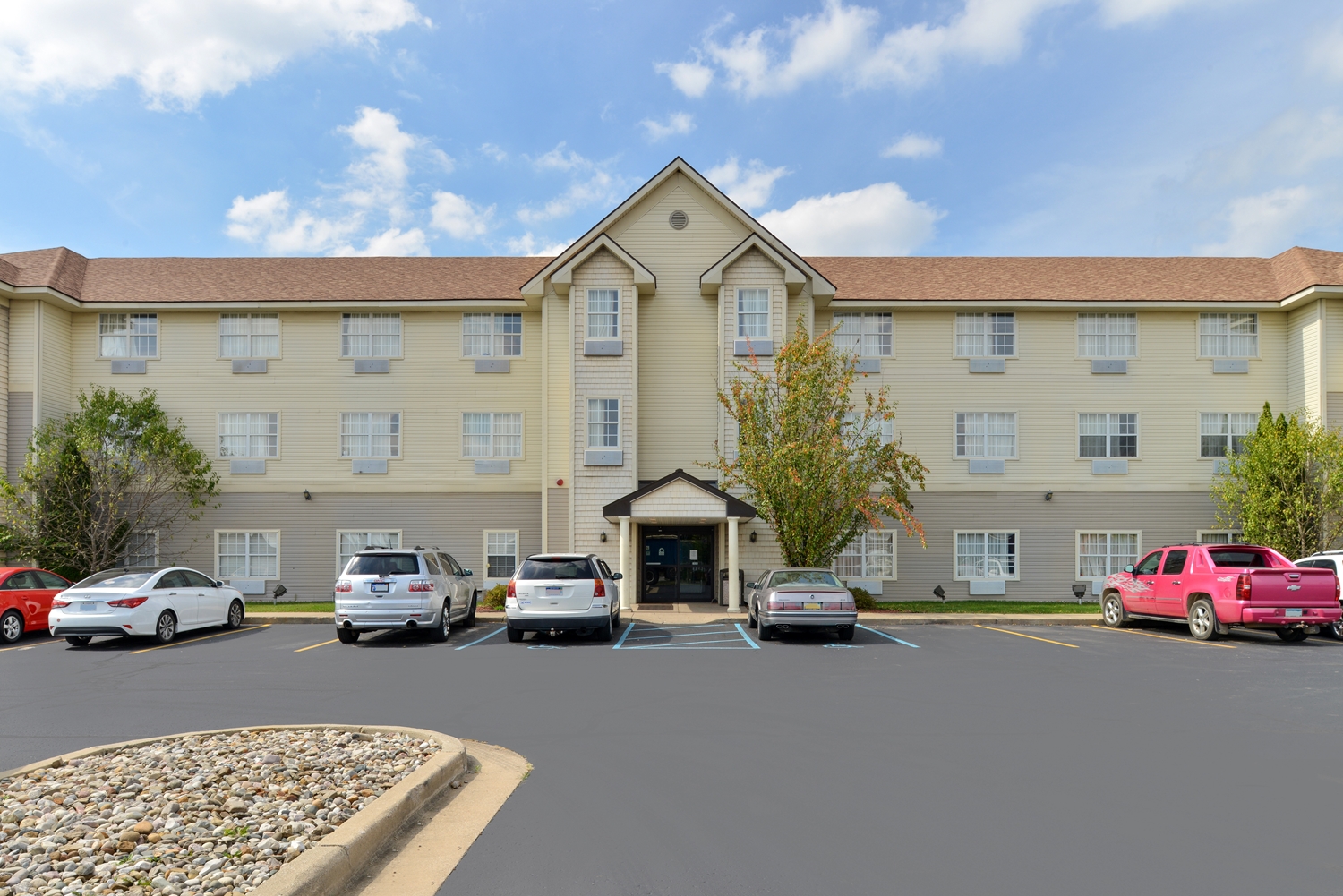 Americas Best Value Inn Suites Three Rivers Mi See S Exterior View Americas Best Value Inn Suites Three Rivers