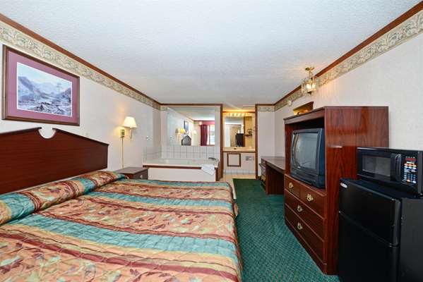 Suite - Americas Best Value Inn & Suites Miller Road Warren
