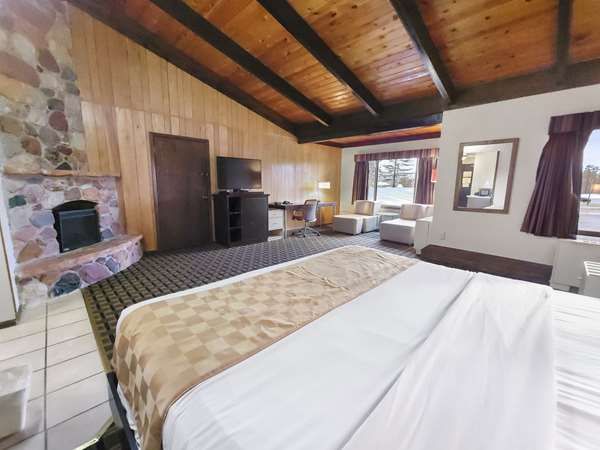 Suite - Americas Best Value Inn Hinckley - I-35, Exit 183