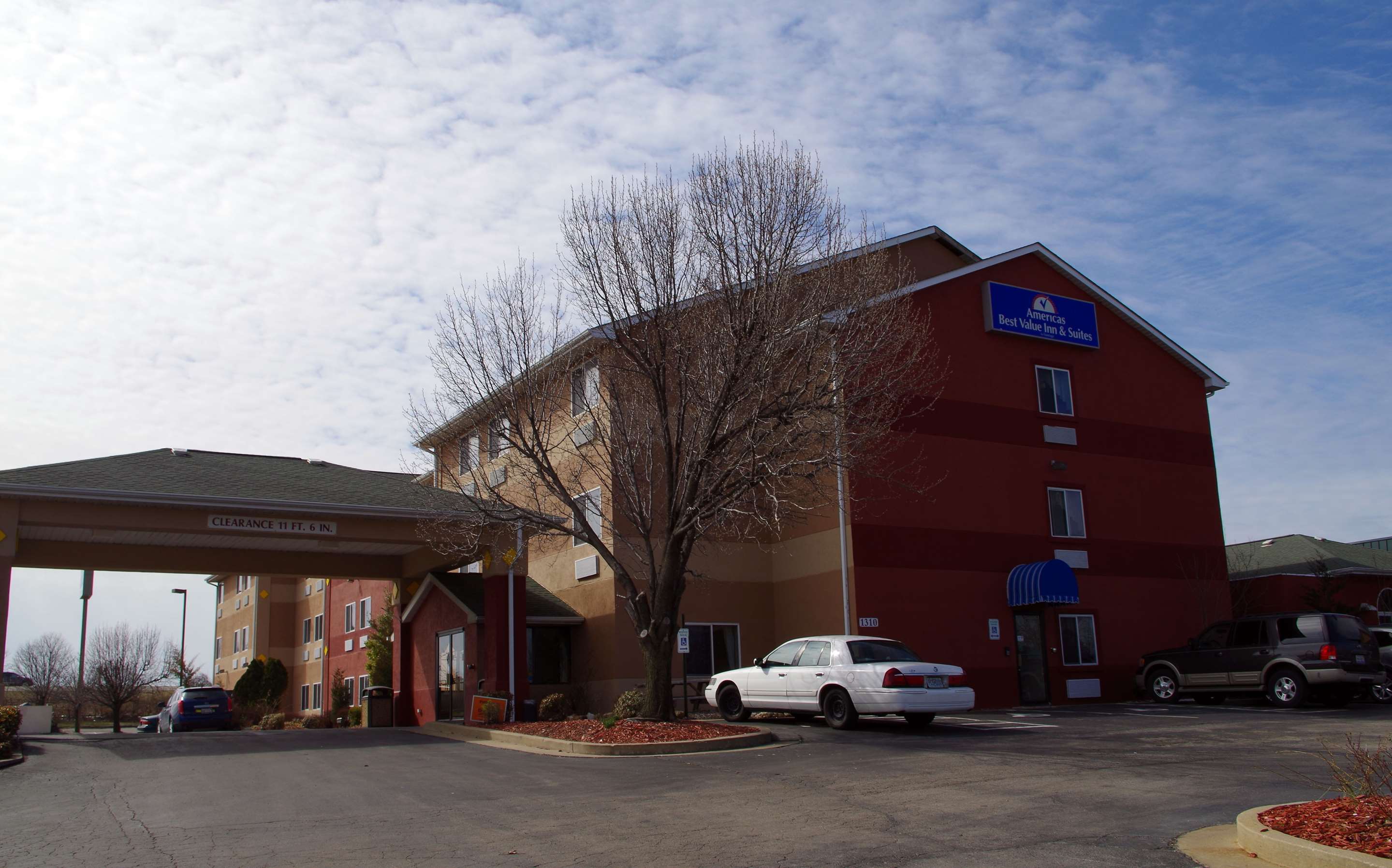 Side Exterior | Americas Best Value Inn and Suites Saint Charles