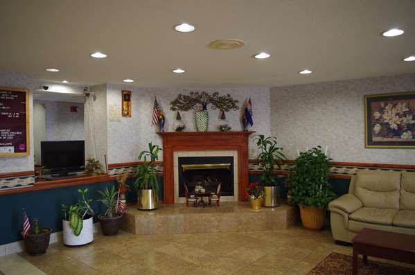  - Americas Best Value Inn & Suites St Charles - I-70, Exit 229B