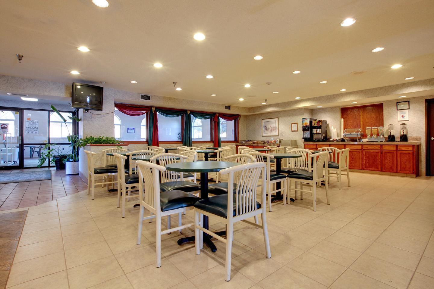 Breakfast Area | Americas Best Value Inn and Suites Saint Charles