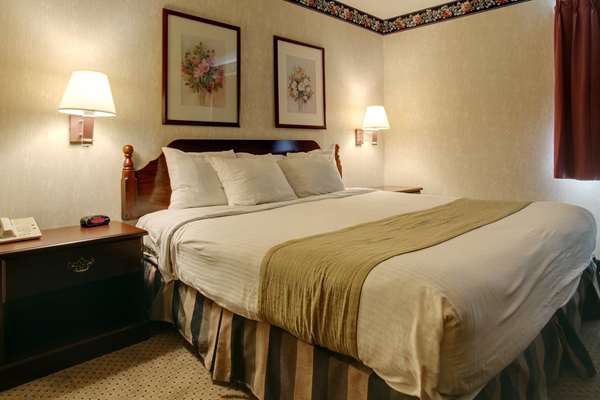 Suite - Americas Best Value Inn & Suites St Charles - I-70, Exit 229B