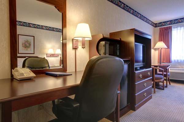  - Americas Best Value Inn & Suites St Charles - I-70, Exit 229B