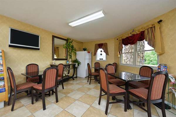  - Americas Best Value Inn Canton - I-40, Exit 31