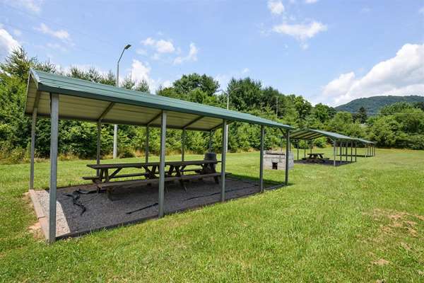 Recreation - Americas Best Value Inn Canton - I-40, Exit 31