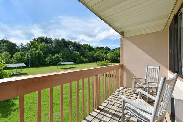  - Americas Best Value Inn Canton - I-40, Exit 31