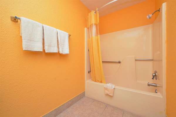  - Americas Best Value Inn Canton - I-40, Exit 31