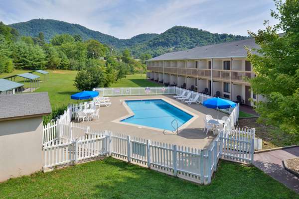 Pool - Americas Best Value Inn Canton - I-40, Exit 31