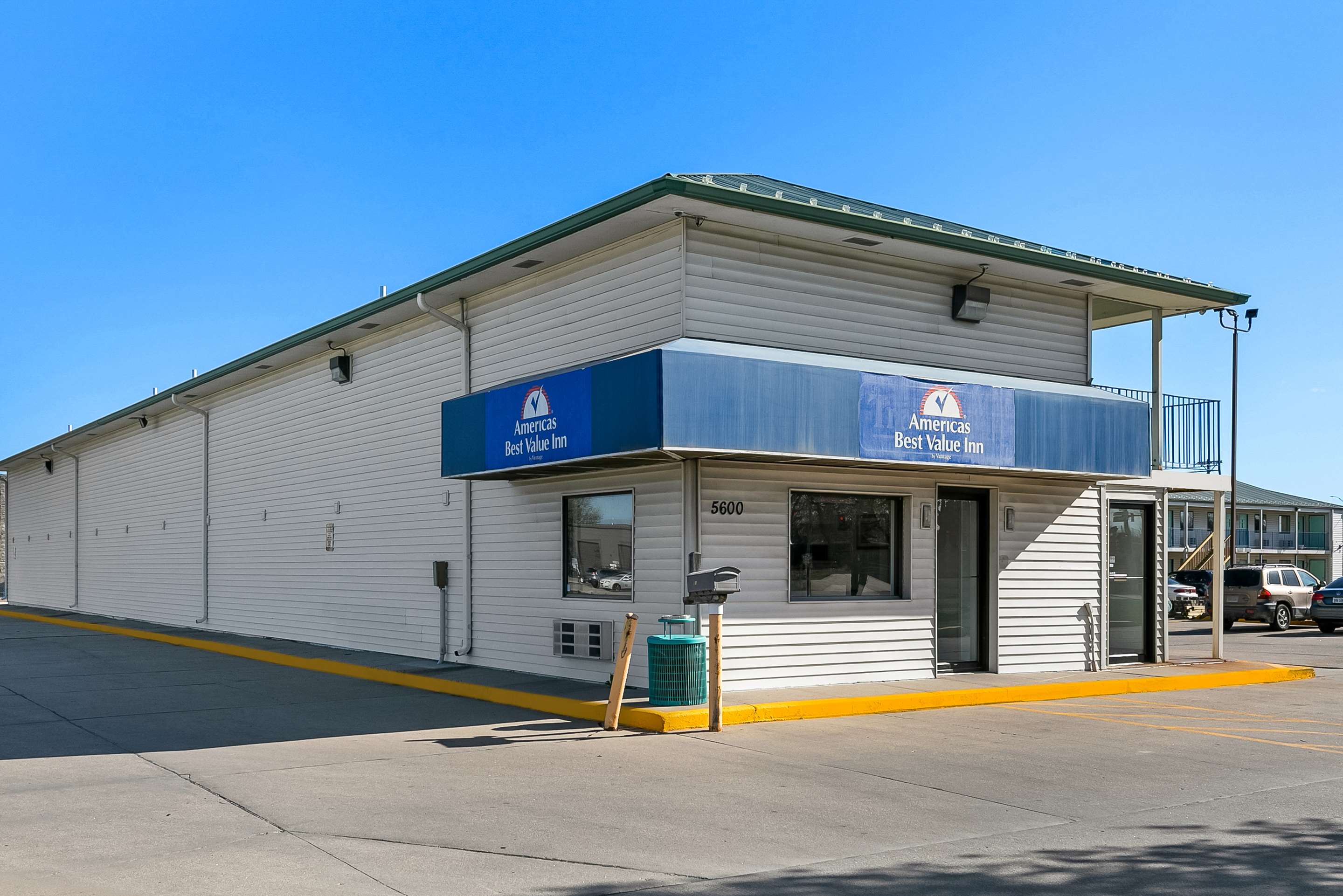 NE Exterior | Americas Best Value Inn Lincoln