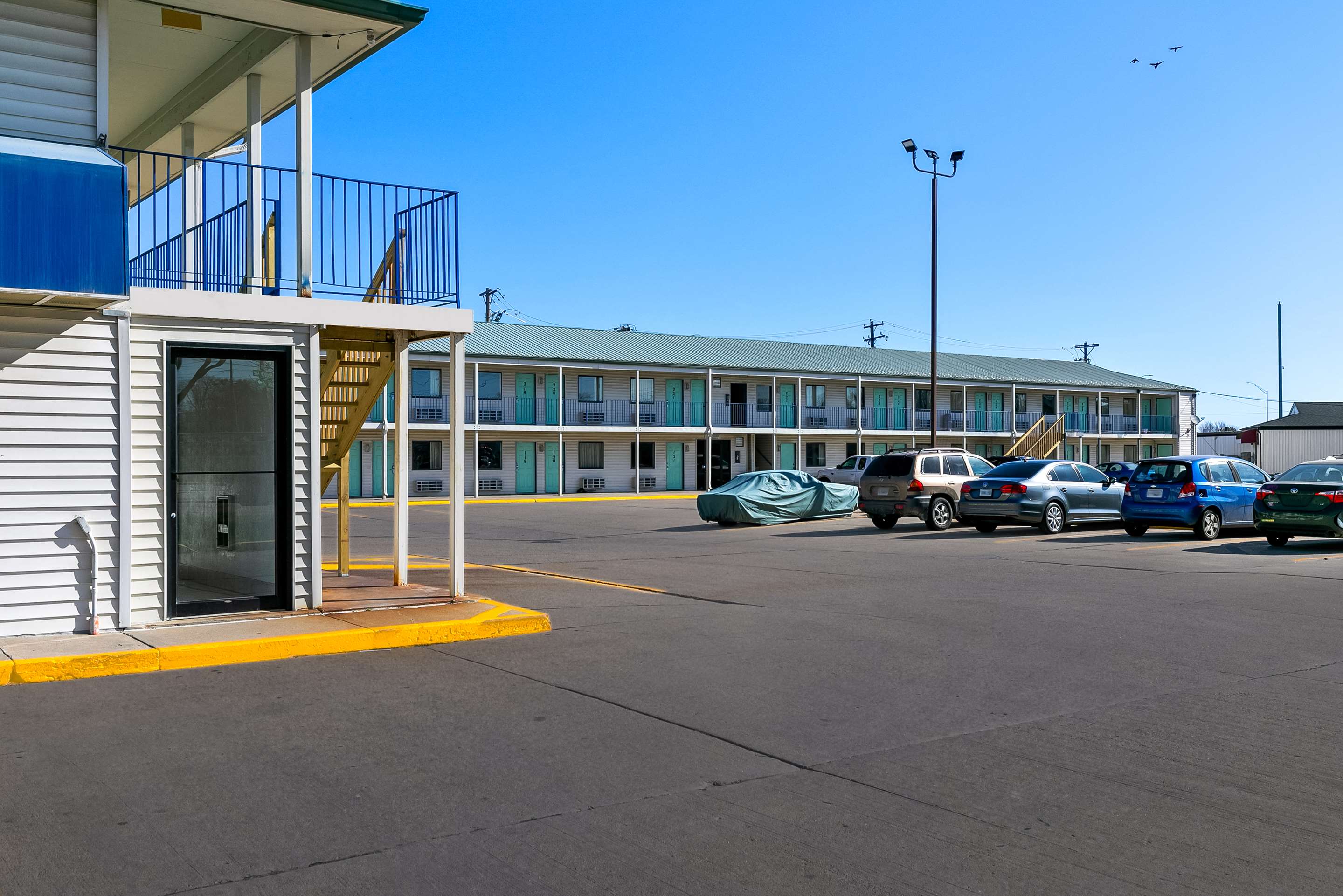 NE Exterior | Americas Best Value Inn Lincoln