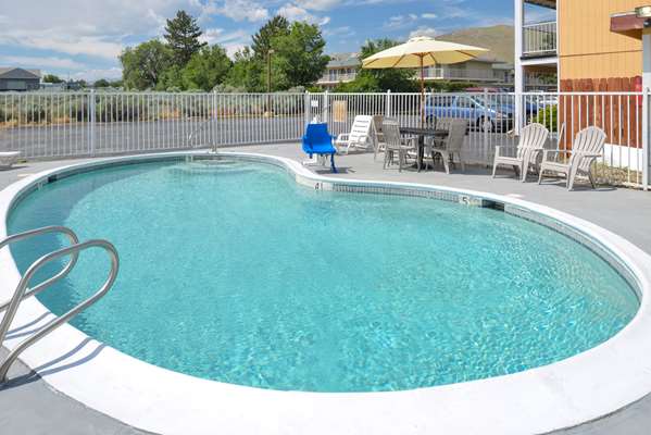 Pool - Americas Best Value Inn Carson City