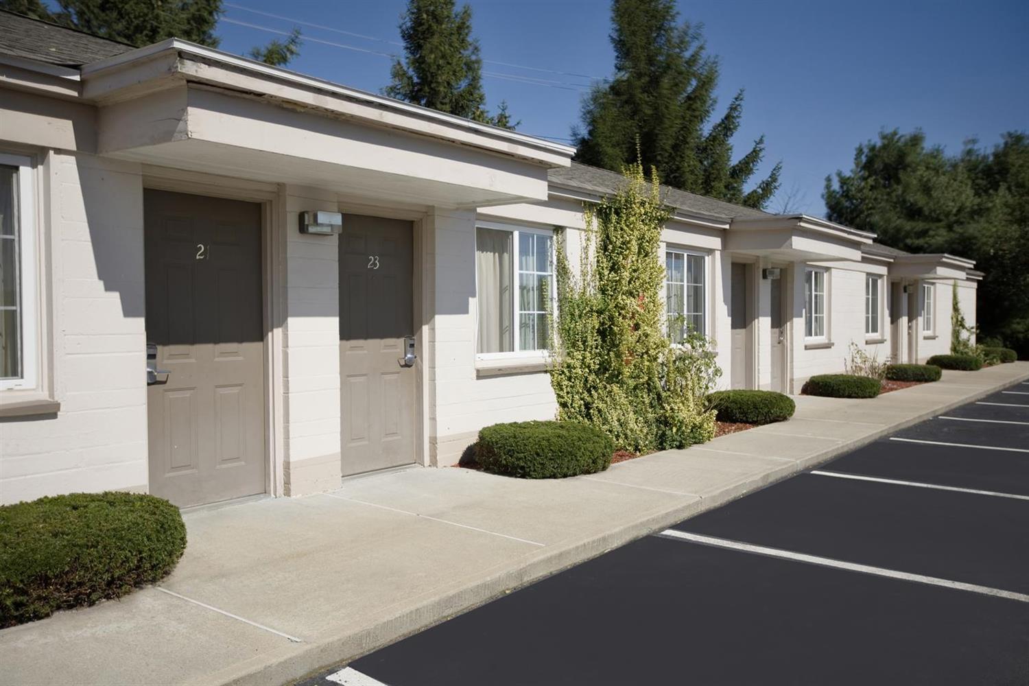 Americas Best Value Inn East Greenbush, NY See Discounts