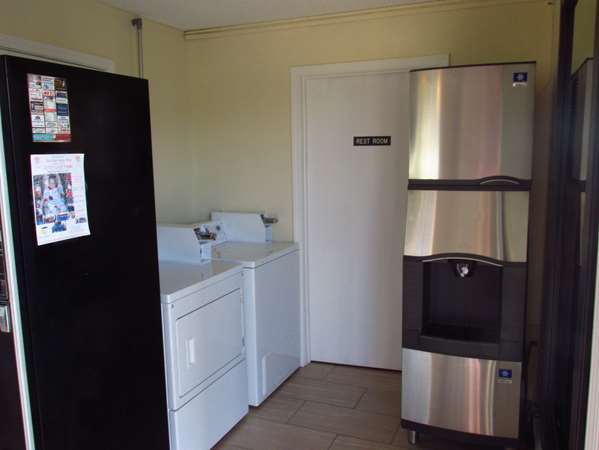  - Americas Best Value Inn Celina