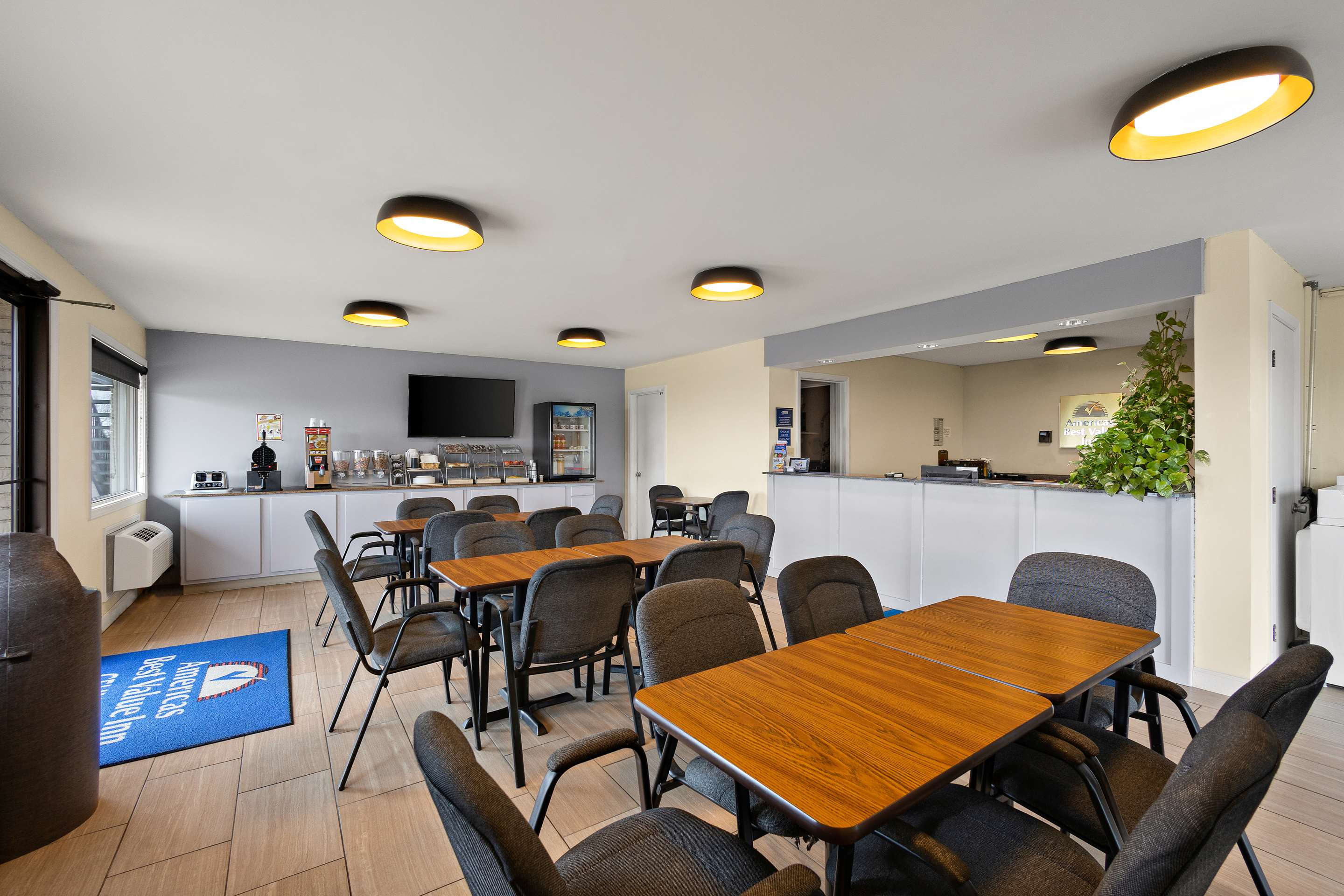 OH Breakfast amp Lobby | Americas Best Value Inn-Celina