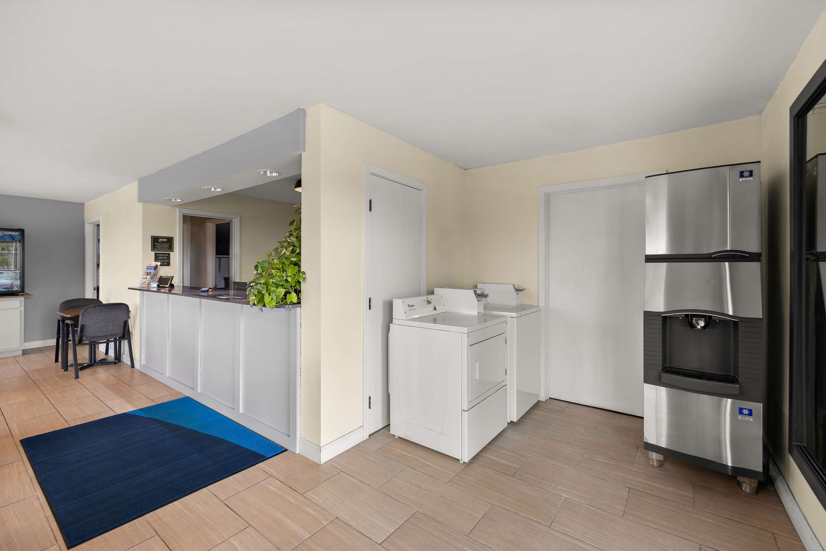 OH Laundry amp Ice | Americas Best Value Inn-Celina