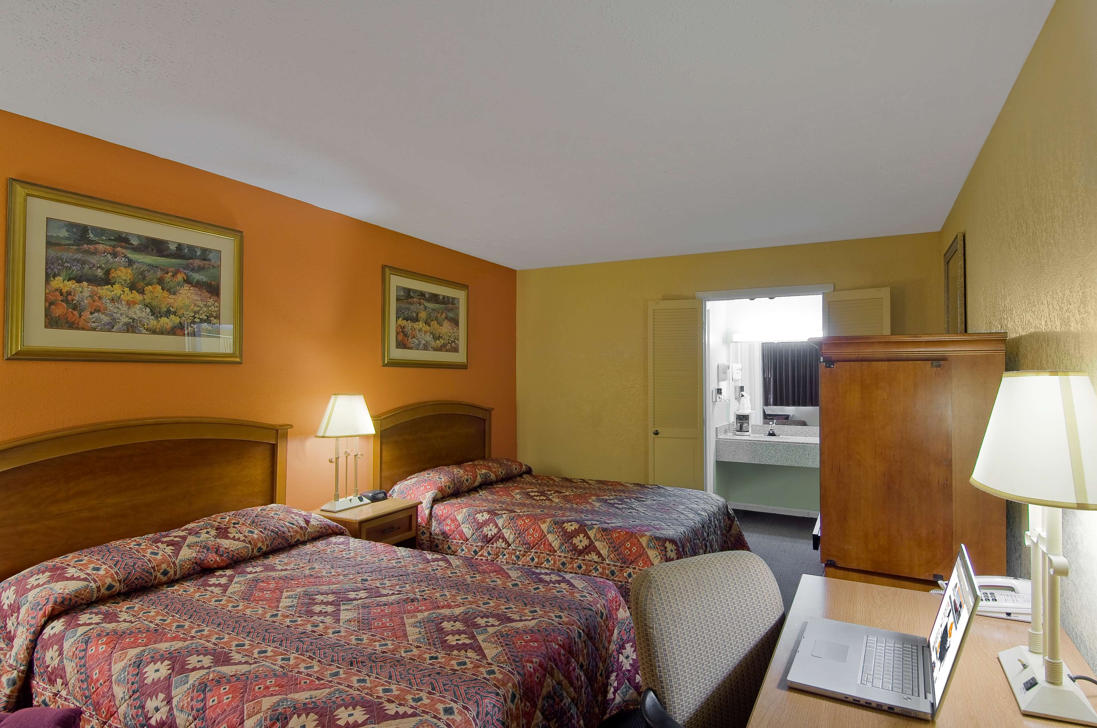 2 Double Beds Non-Smoking image