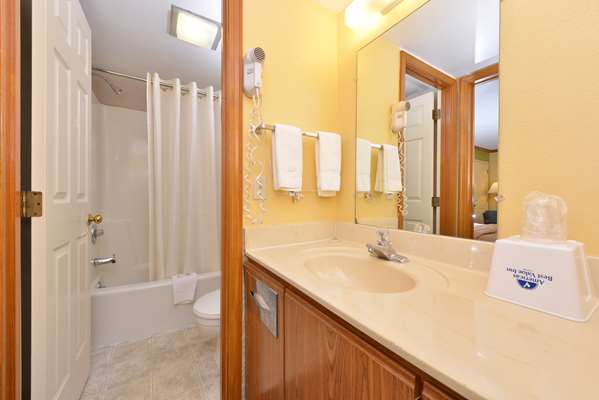  - Americas Best Value Inn Maumee - I-80 & I-90, Exit 59