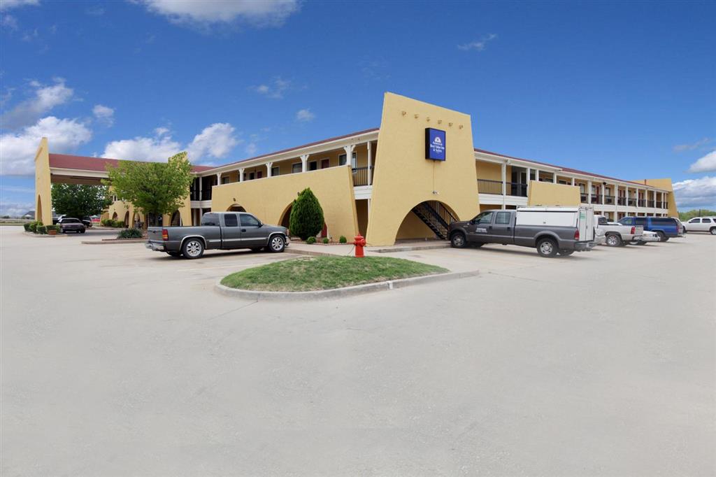 Americas Best Value Inn & Suites-Yukon