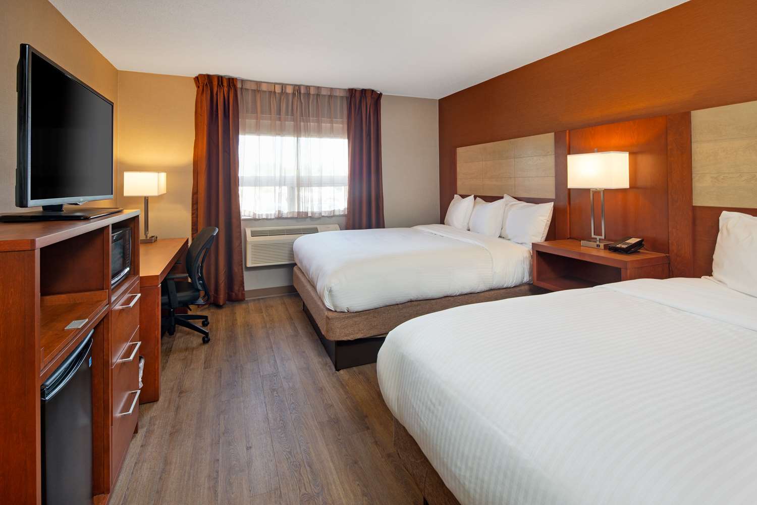2 Queen Beds Non-Smoking image