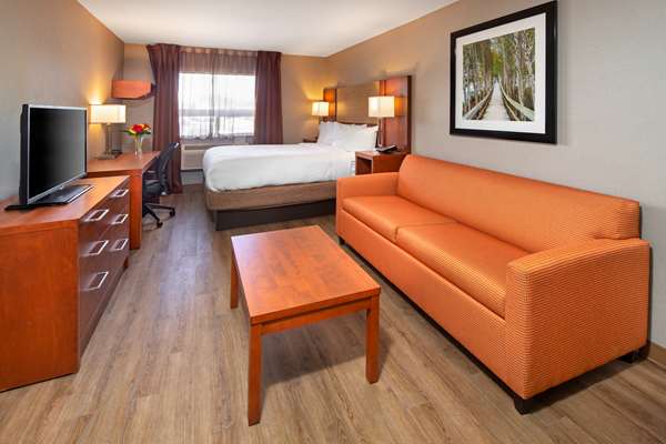 Suite - Canadas Best Value Inn Richmond Hill