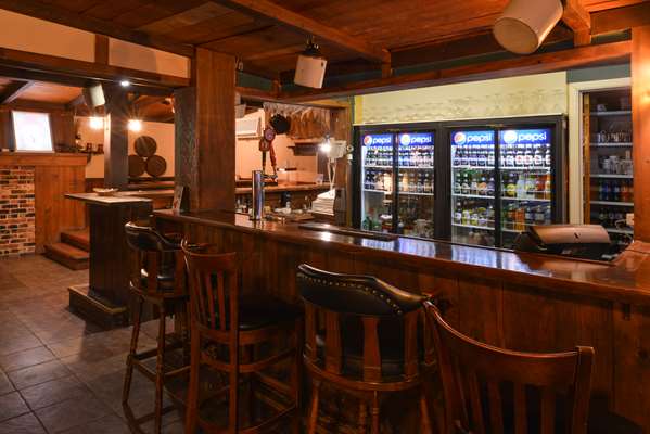 Restaurant - Canadas Best Value Inn & Suites Charlottetown