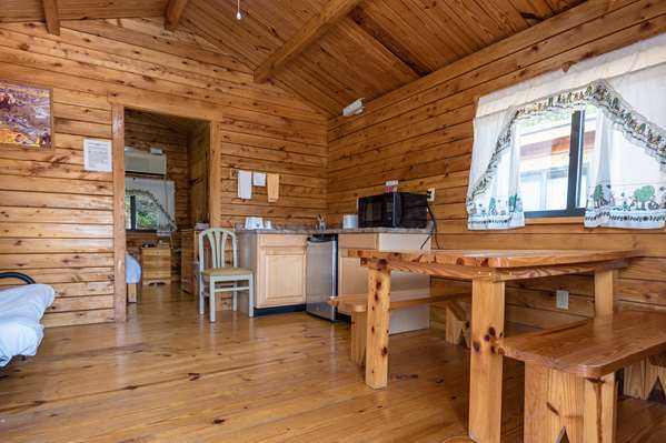  - Americas Best Value Inn by the River Hot Springs