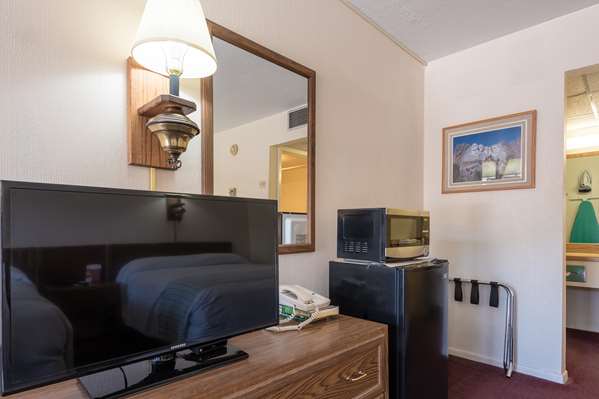  - Americas Best Value Inn by the River Hot Springs